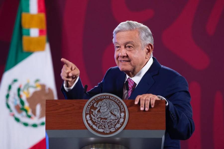 AMLO acusa al Financiero con Bloomberg