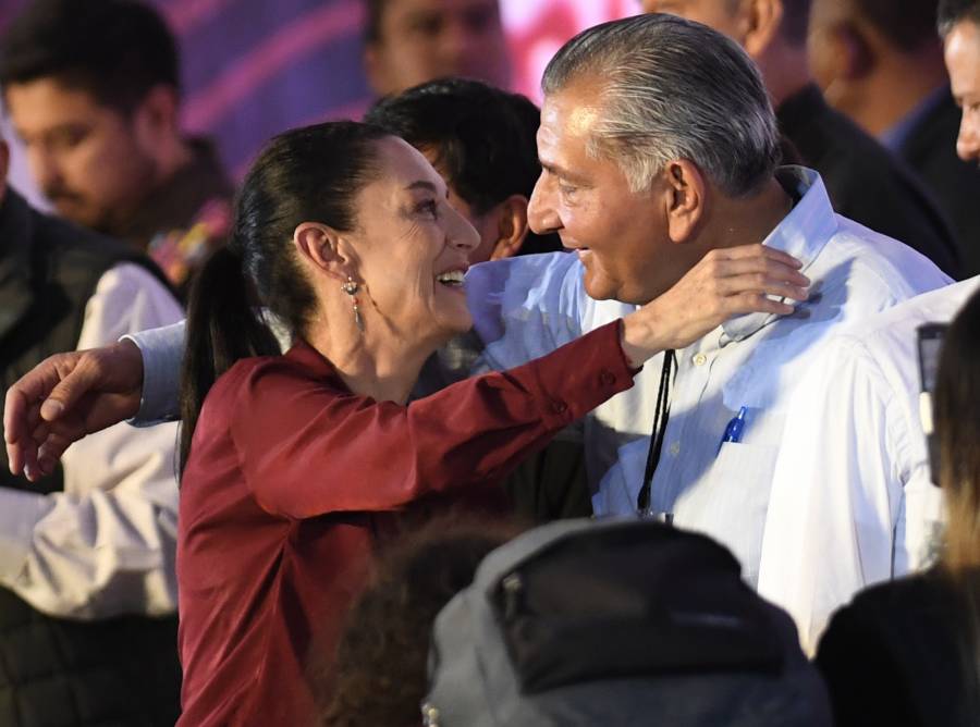 Adán Augusto López asegura que existe una denuncia contra Calderón