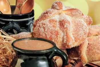 Las tres bebidas mexicanas que no pueden faltar en tu altar de muertos