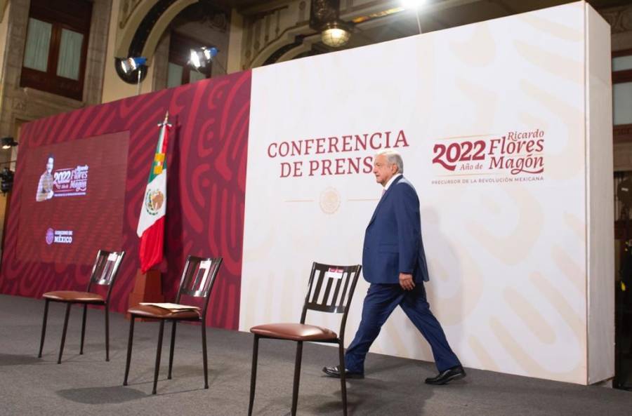 Pacto de silencio entre INE y partidos oculta encuesta: AMLO