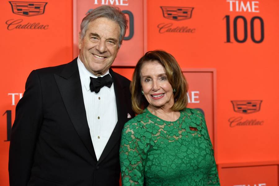 Dan de alta al esposo de Nancy Pelosi