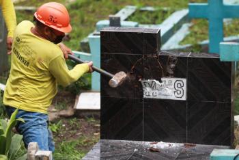 Gobierno de El Salvador destruye l&aacute;pidas de pandilleros para evitar que sean lugar de culto