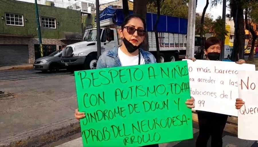 Padres de familia acusan de discriminación en el Centro de Atención Múltiple #99, alcaldía Azcapotzalco