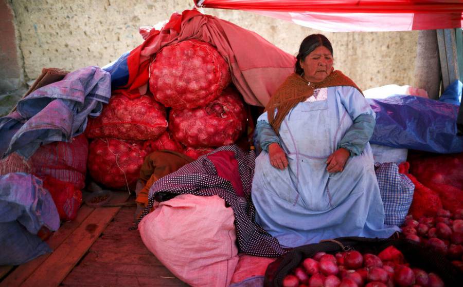 Escasez de productos en ciudad boliviana en protesta causa alarma