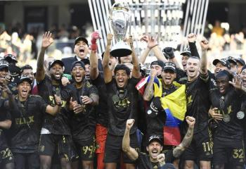 Los Angeles FC gana su primer t&iacute;tulo de MLS en penales con Bale como salvador