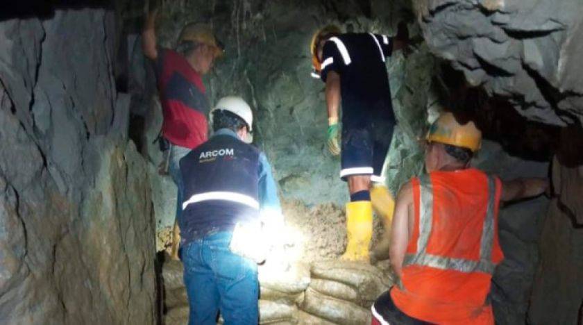 Hallan muertos a tres mineros que estaban atrapados en galería subterránea de Ecuador