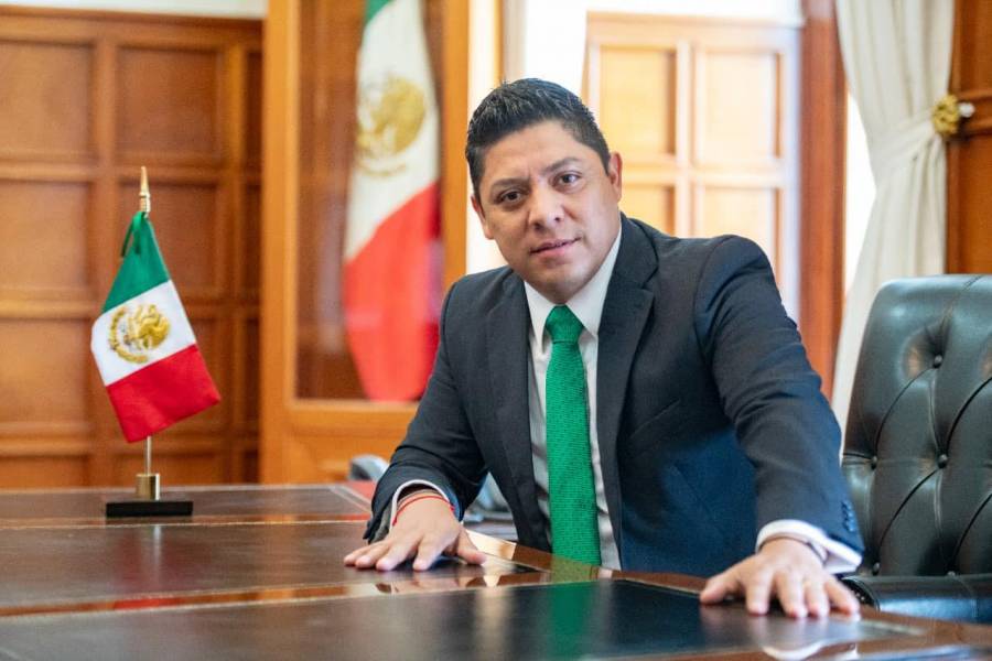 Llama gobernador a alcaldes a presentar proyectos de infraestructura