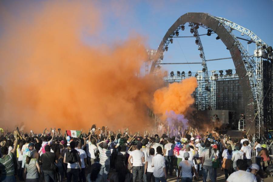 La ciencia confirma que para hacer que la gente baile hay que encender los bajos