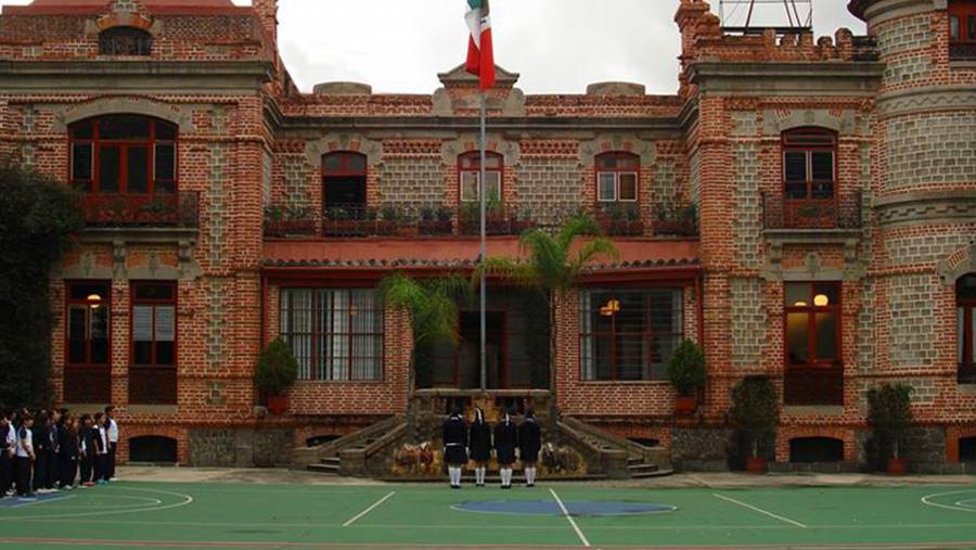 Niño de 6 años, muere en clase de natación del Colegio Williams; familia exige justicia