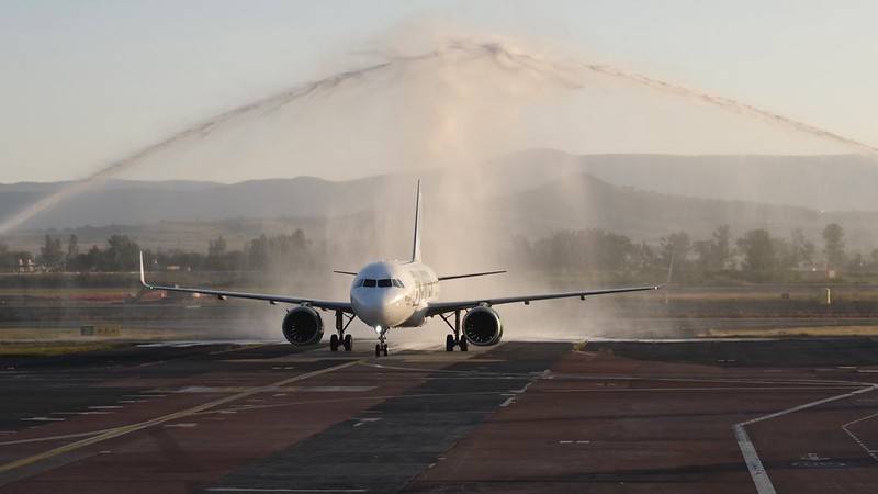Jalisco inaugura vuelo sin escalas entre Guadalajara y Orlando, vía Frontier Airlines