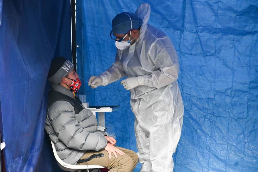 México suma más de dos mil casos de COVID y 13 defunciones en los últimos días