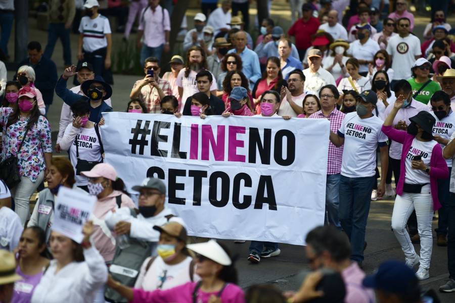 Marcha se realiz&oacute; de manera pac&iacute;fica y entre gritos piden no destrozar al INE