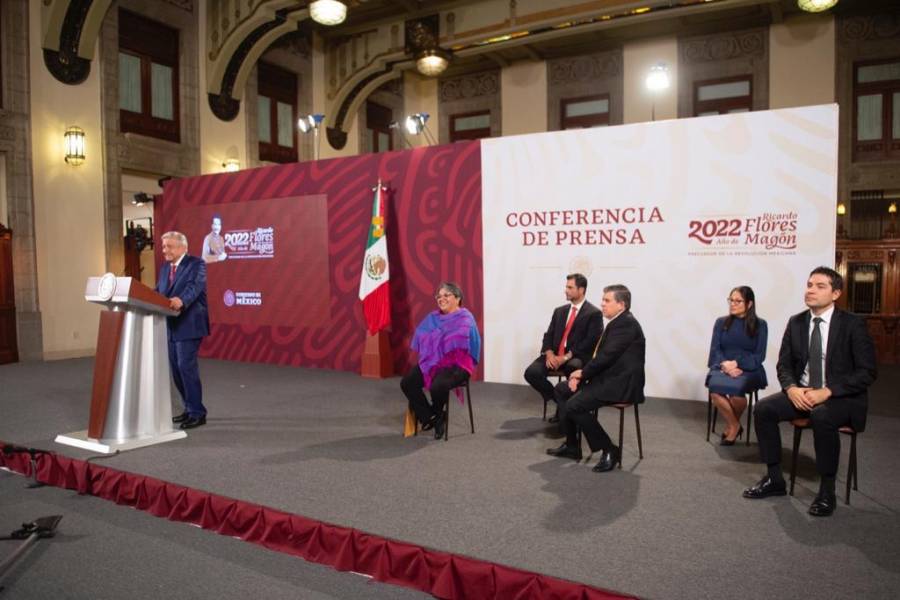 AMLO llama a acompañarlo al Zócalo el 1 de diciembre