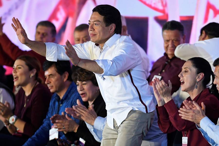 Como “adictos a los lujos” calificó Mario Delgado a asistentes a marcha a favor del INE