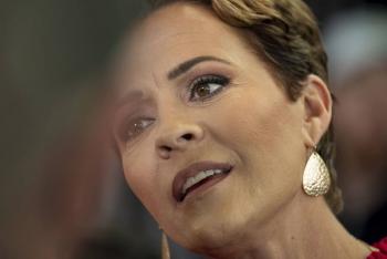 Kari Lake, apoyada por Trump, pierde la gobernaci&oacute;n de Arizona, seg&uacute;n medios de EEUU