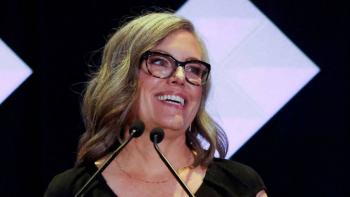 Katie Hobbs gan&oacute; gubernatura de Arizona