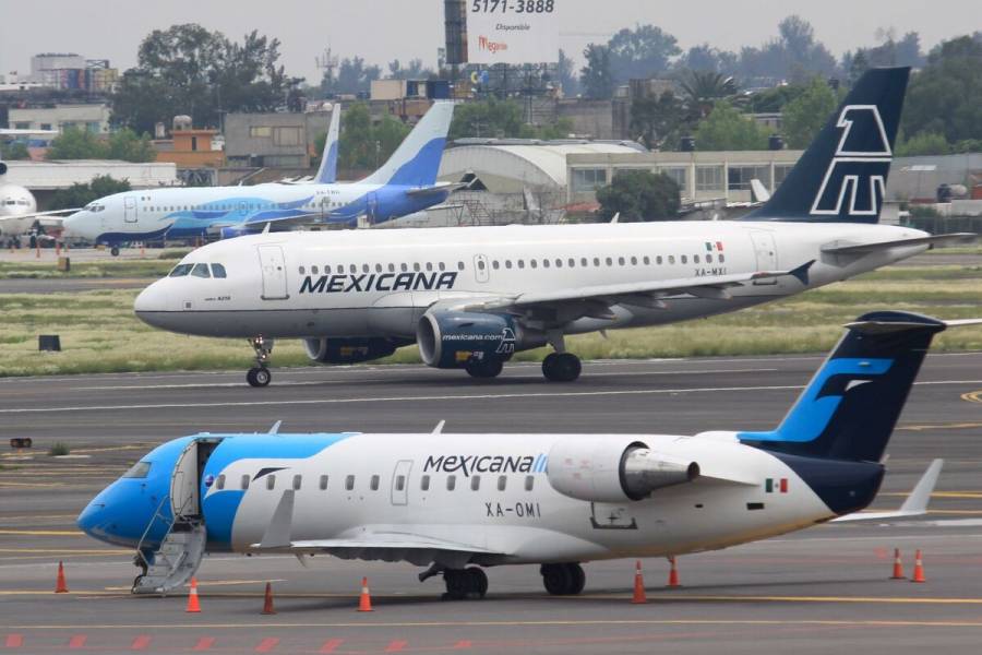 Aerolíneas que expidan boletos excedentes podrían perder concesiones y permisos