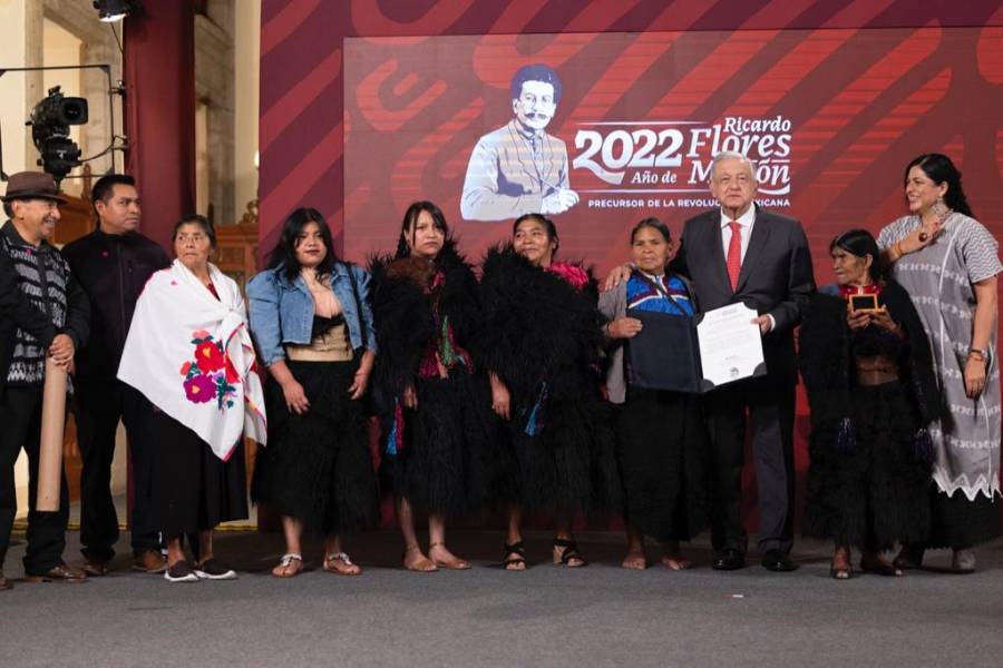 Se entrega Premio Nacional de Artes y Literatura en la Mañanera