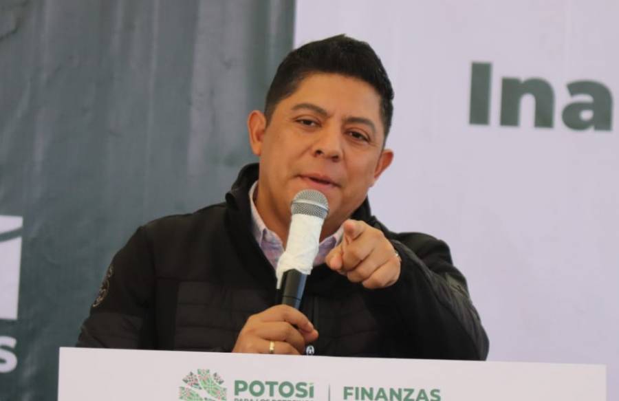 FGE podría citar a comparecer a Juan Manuel Carreras por desvíos en SS