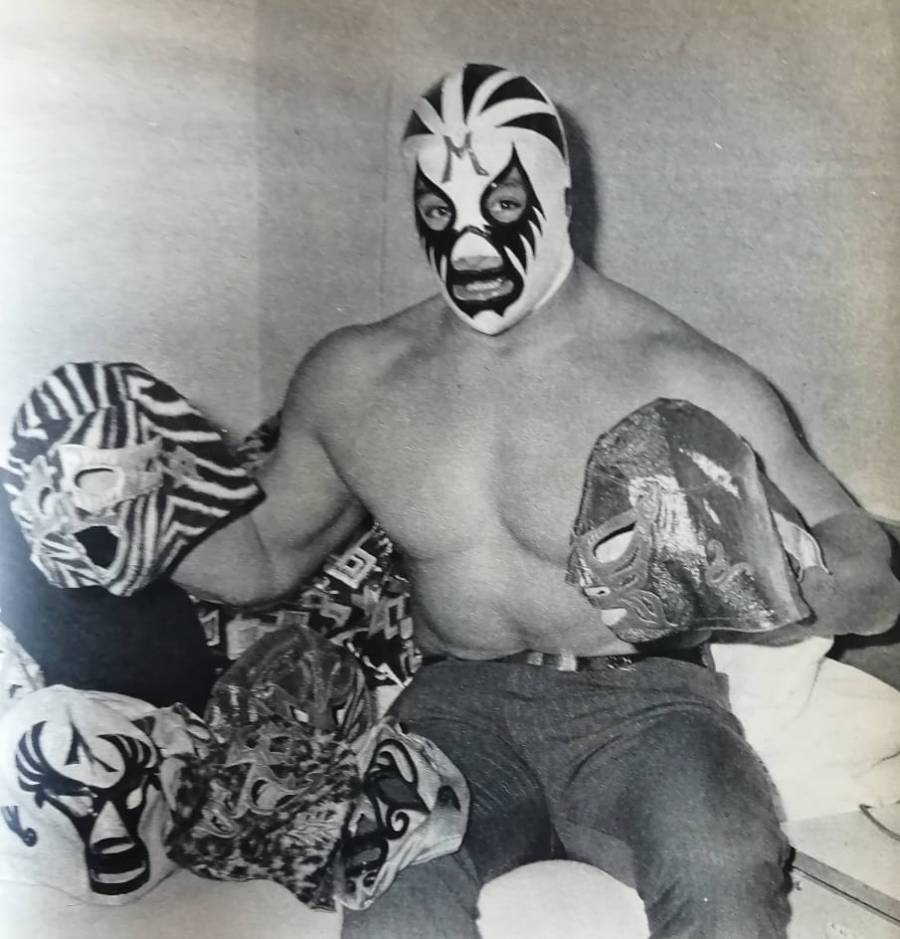 Mil Mascaras tercer mexicano en recibir La Orden del Sol Naciente