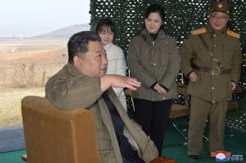 Kim Jong Un, l&iacute;der de Norcorea, muestra en p&uacute;blico a su hija