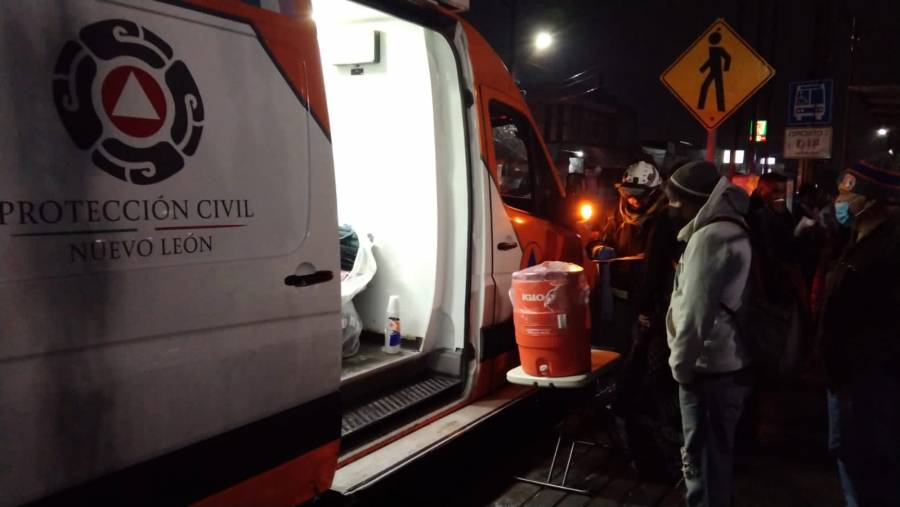 Por bajas temperaturas y lluvia, en Nuevo León cancelan desfile por Día de la Revolución