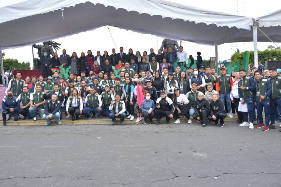 Entregan en Neza primeros premios del Deporte