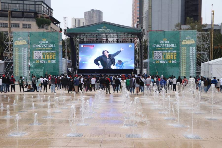 Inicia Corona FIFA Fan Festival en el Monumento a la Revolución; todo listo para apoyar al TRI este martes