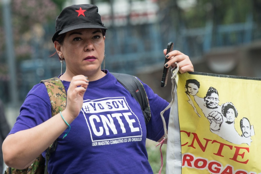 Llegan desde Guerrero la CNTE y CETEG; buscan diálogo con AMLO