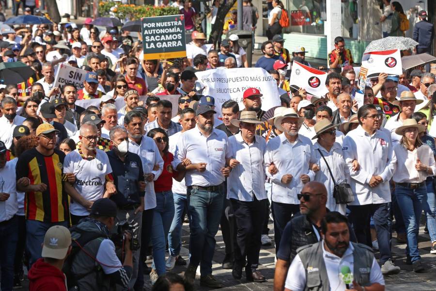 Más de 145 mil personas protestan por el bajo presupuesto a la UdeG