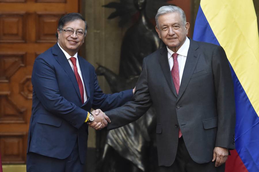 AMLO y Gustavo Petro acuerdan modificar combate al tráfico de drogas