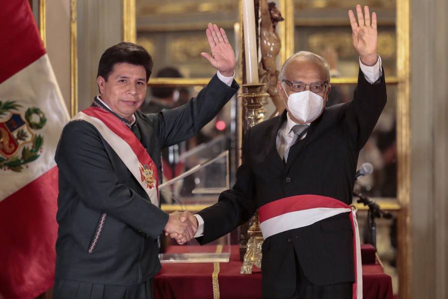 Presidente de Perú renovará gabinete tras renuncia de primer ministro por pugna con el Congreso