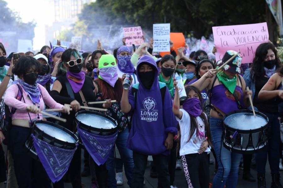 GobCDMX reporta asistencia de 3 mil personas a marcha por el 25N