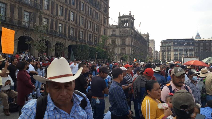 AMLO tuvo más de 5 horas de atraso para llegar a Zócalo