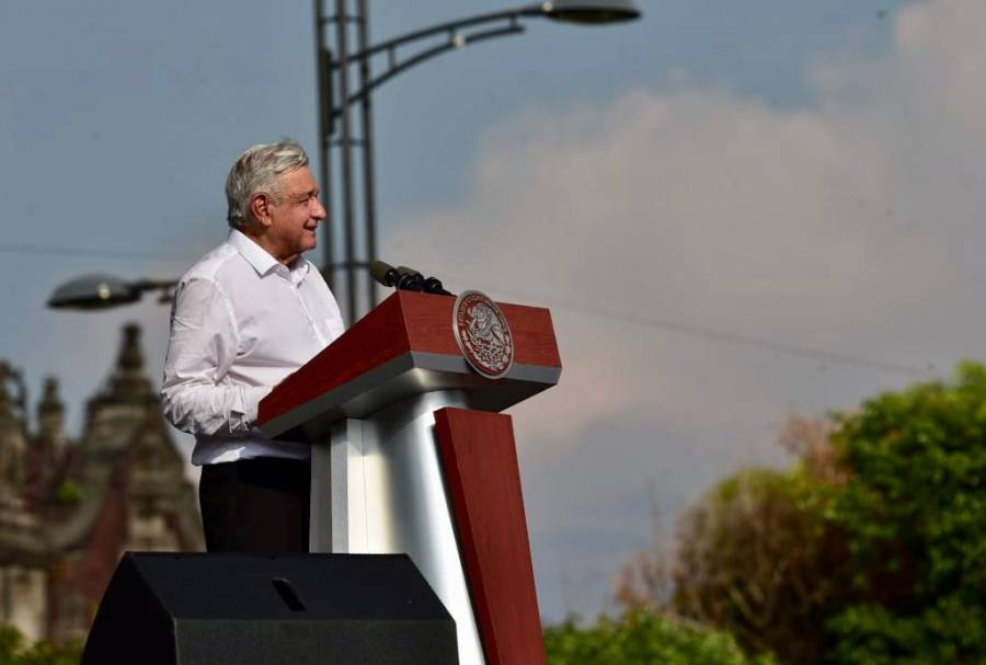 AMLO descarta que Gutiérrez Muller, su esposa, no contenderá por cargo alguno