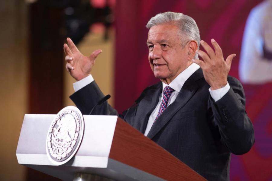 Tras culminar mandato, AMLO se retira de vida pública y ni a boda de su hijo irá