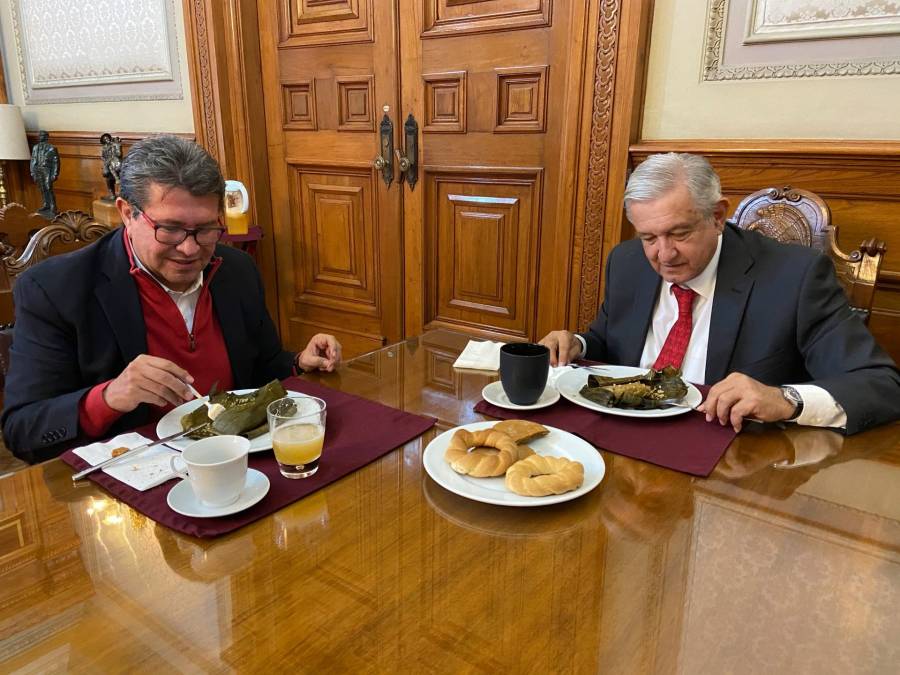 Permanencia de Monreal como coordinador de Morena en el Senado corresponde a AMLO, dice Eduardo Ramírez