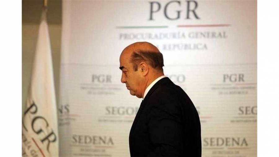 FGR pide tiempo para investigar a Murillo Karam por Ayotzinapa