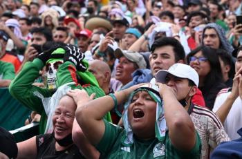 La afici&oacute;n mexicana de nuevo en la mira de LA FIFA; Yon de Luisa da su postura