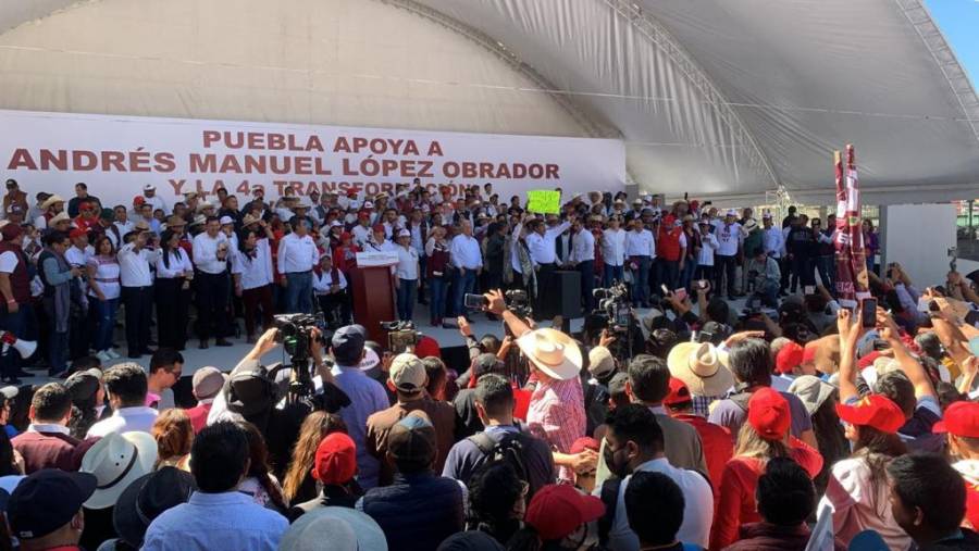 Puebla defiende a la 4T durante movilización; se suman 100 mil poblanos
