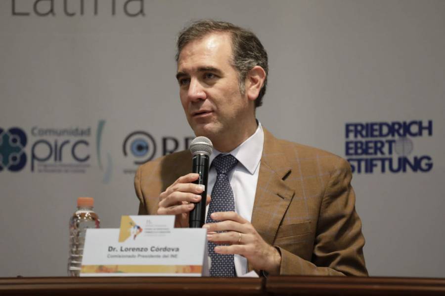 Lorenzo Córdova advierte que el INE seguirá vigilando “le pese a quien le pese”