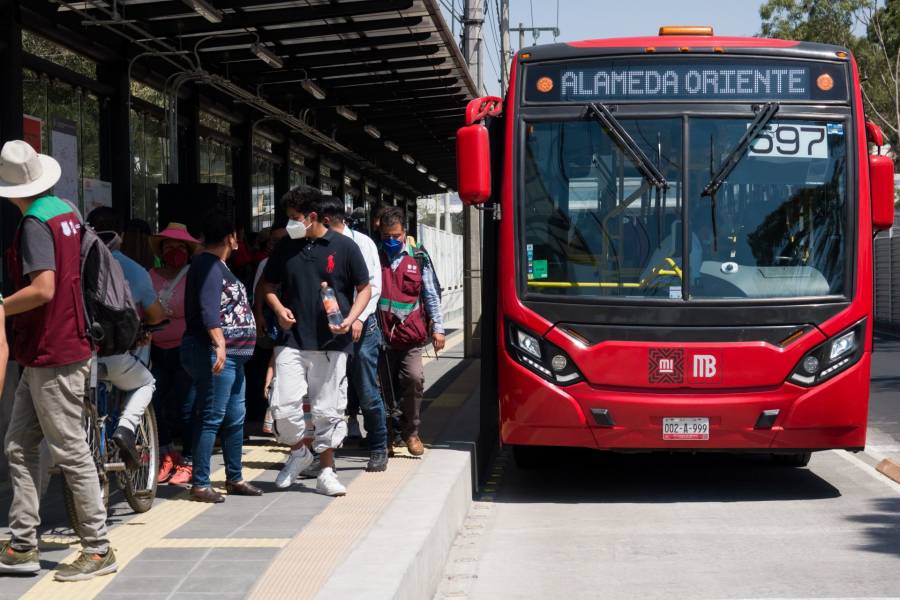 Metrob&uacute;s anuncia cierre de estaciones por romer&iacute;a navide&ntilde;a en Cuauht&eacute;moc