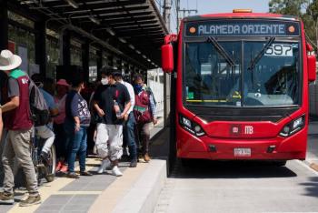 Metrobús anuncia cierre de estaciones por romería navideña en Cuauhtémoc