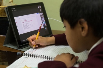 Impacto de la transici&oacute;n de la educaci&oacute;n tradicional a la virtual