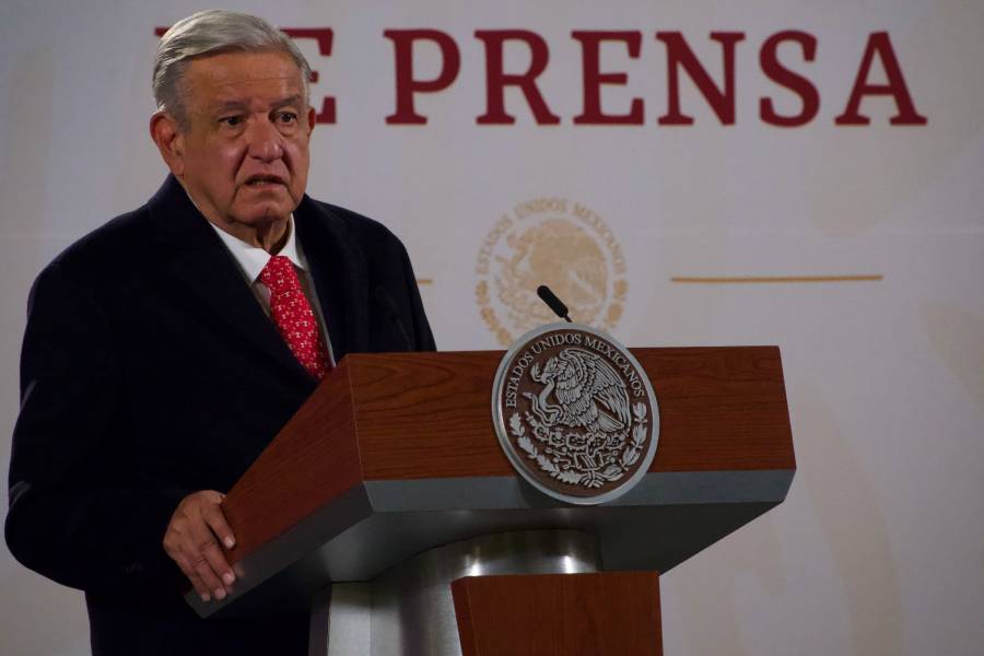 “Un golpe de Estado está muy fantasioso”, dice AMLO al presumir su aprobación