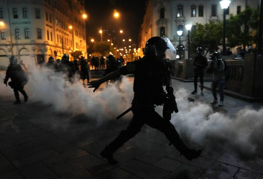 Protestas en Perú y sangre llega a calles, hay dos muertos