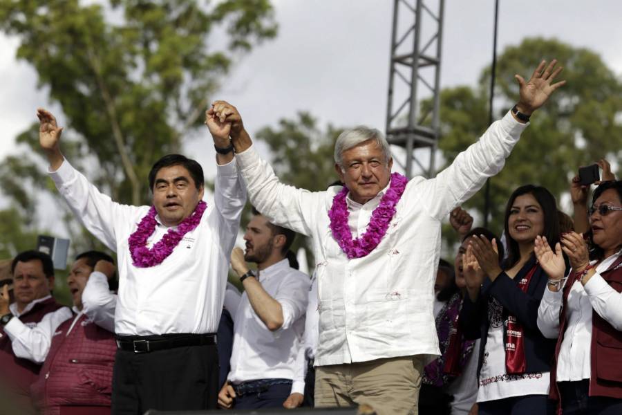 AMLO lamenta fallecimiento de Barbosa