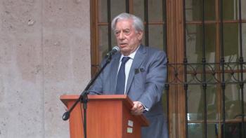 Mario Vargas Llosa dar&aacute; clases online sobre c&oacute;mo crear una novela