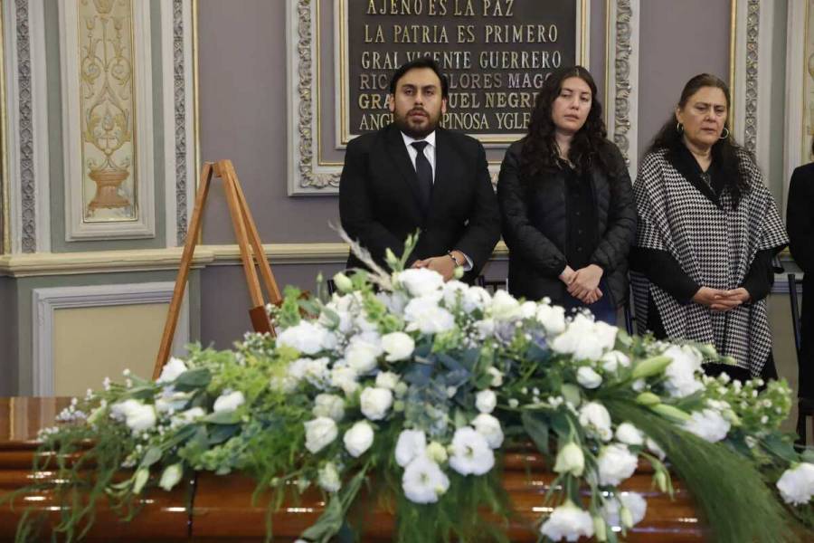 Rinden homenaje póstumo a Miguel Barbosa Huerta en Puebla