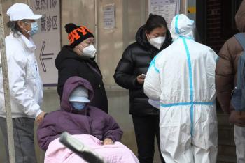 Explosi&oacute;n de casos de Covid-19 en China empez&oacute; antes de que se relajaran medidas: OMS